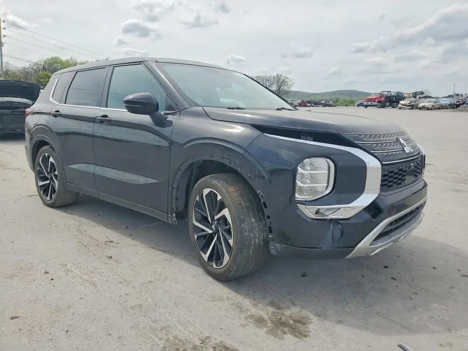 2023 MITSUBISHI OUTLANDER SE  