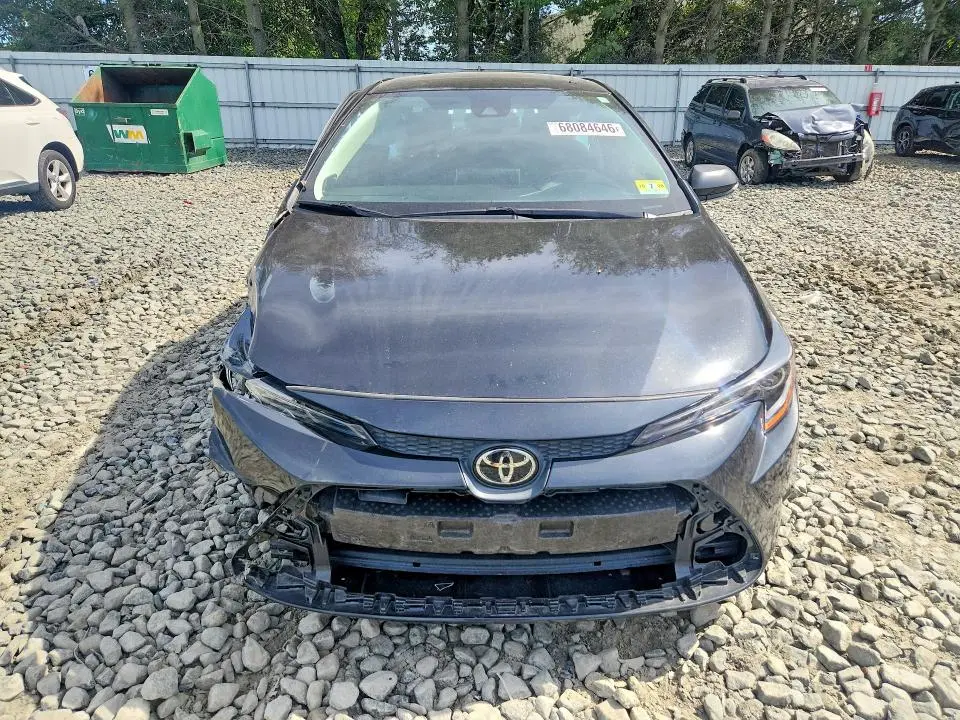 2021 TOYOTA COROLLA XLE  