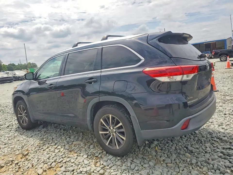 2017 TOYOTA HIGHLANDER XLE  