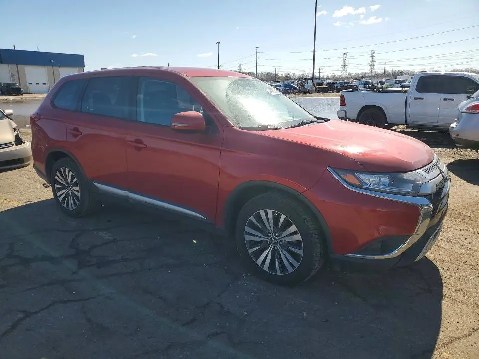 2019 MITSUBISHI OUTLANDER SE  