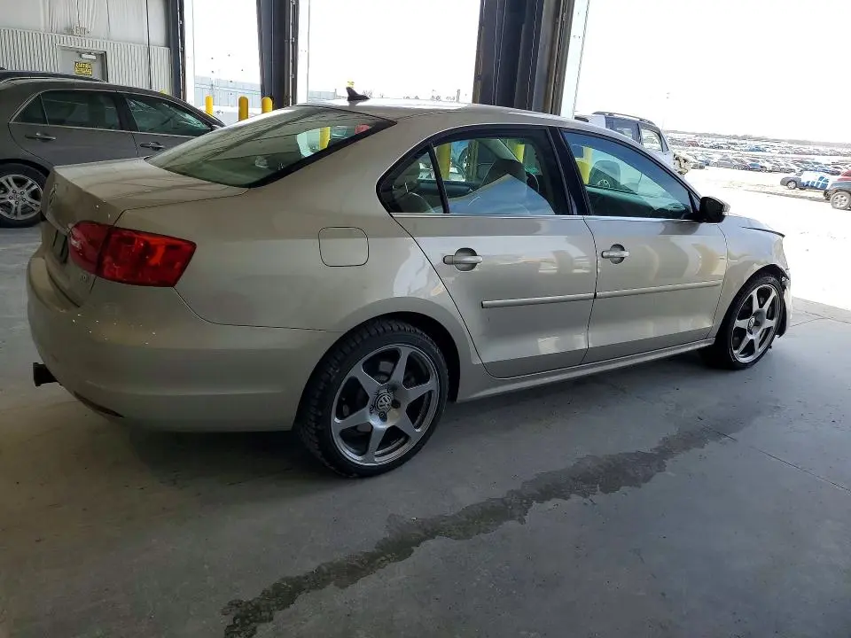 2013 VOLKSWAGEN JETTA TDI  