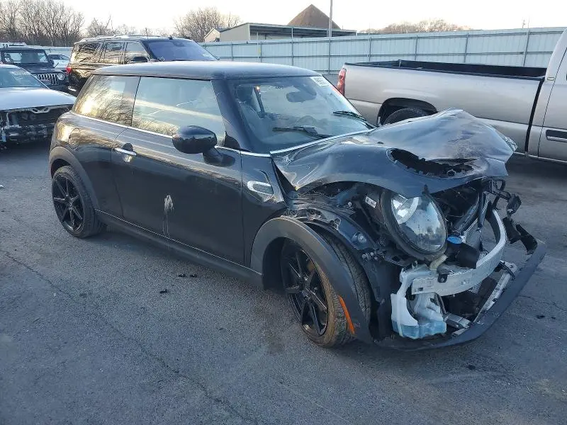 2021 MINI COOPER   