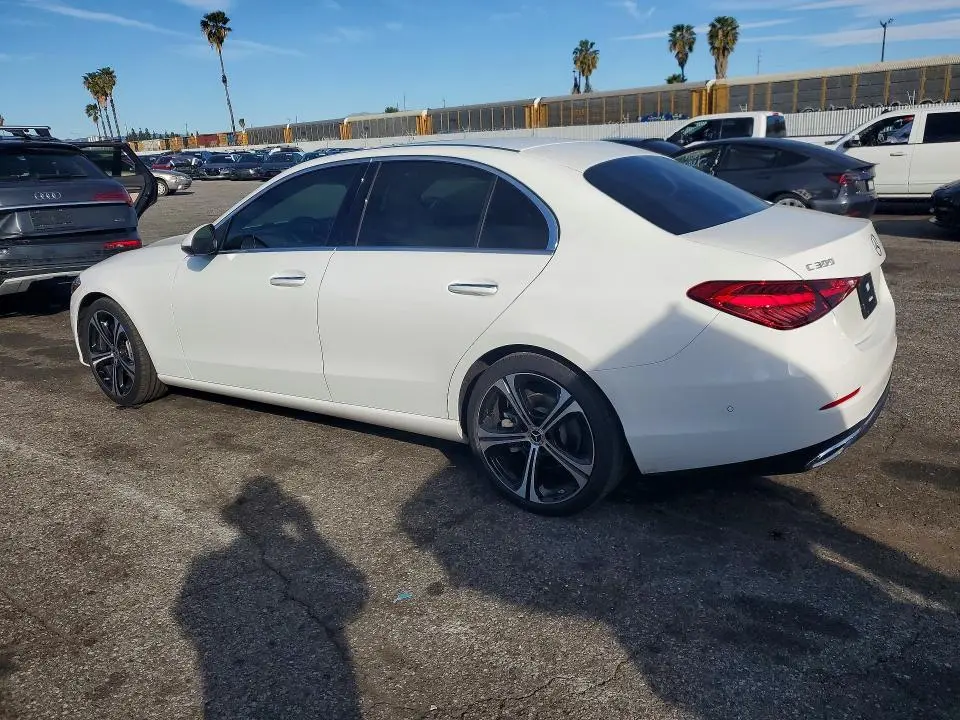 2025 MERCEDES-BENZ C 300  