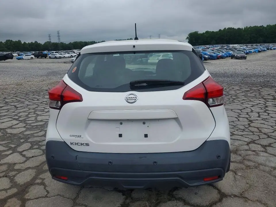 2020 NISSAN KICKS S  