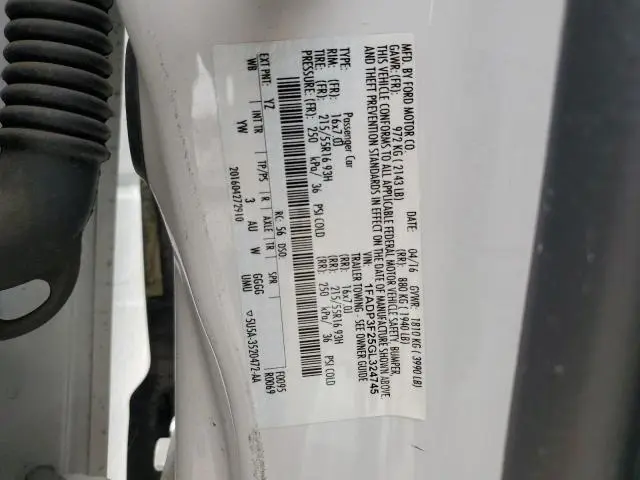 2016 FORD FOCUS SE  