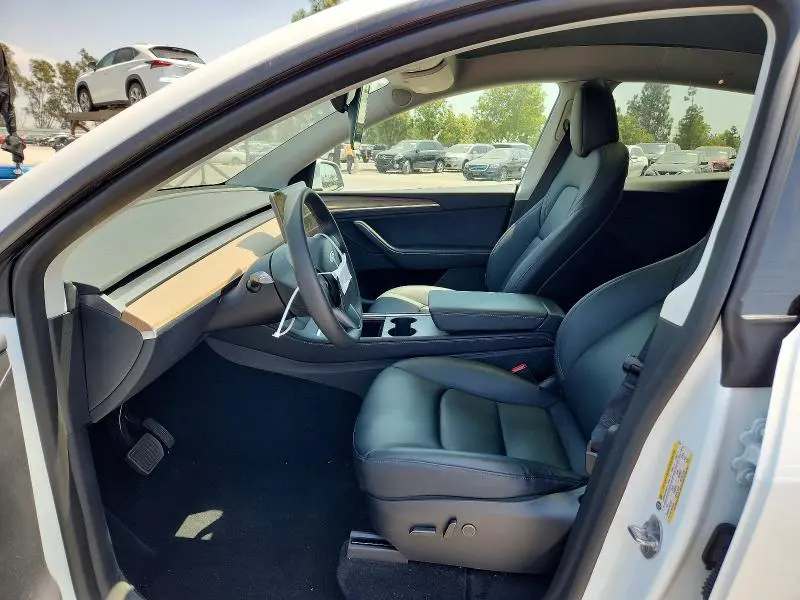 2025 TESLA MODEL Y   