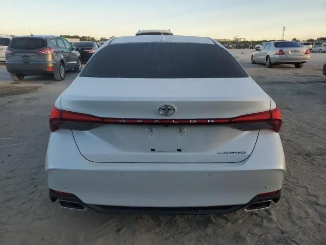 2019 TOYOTA AVALON XLE  
