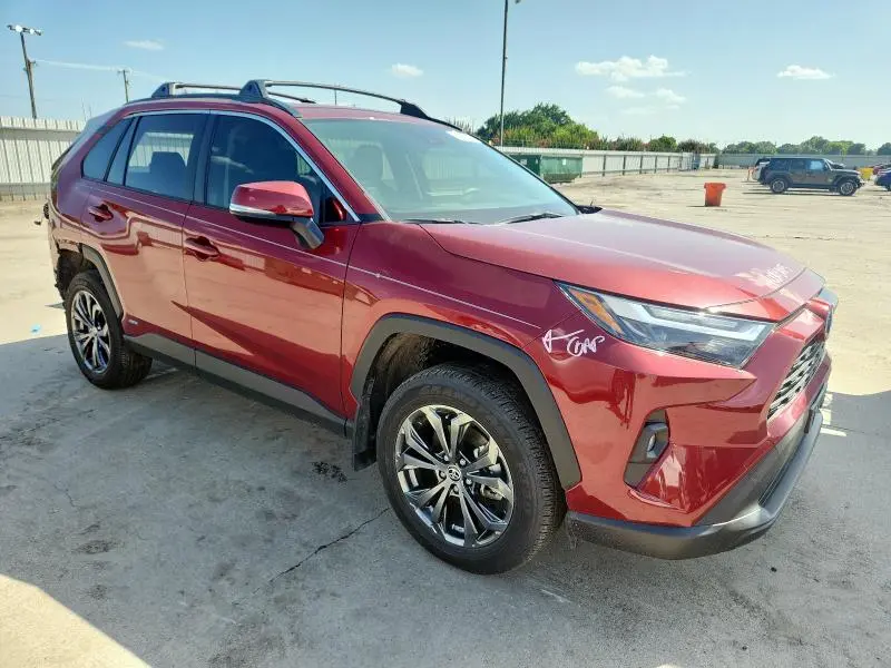 2023 TOYOTA RAV4 XLE PREMIUM  