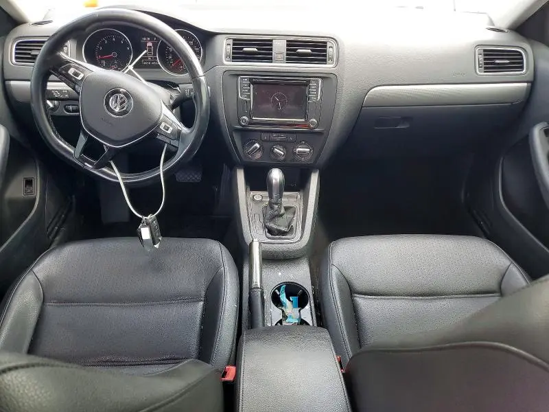 2017 VOLKSWAGEN JETTA SE  