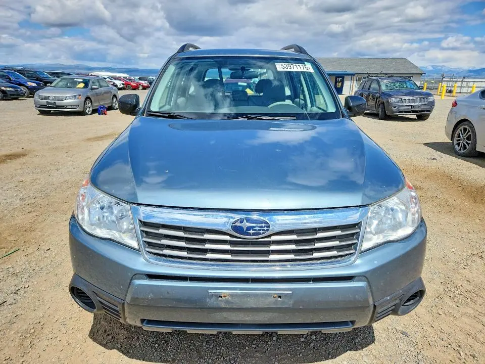 2010 SUBARU FORESTER XS  