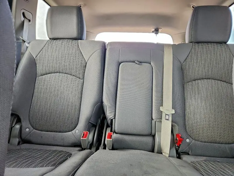 2015 CHEVROLET TRAVERSE LS  