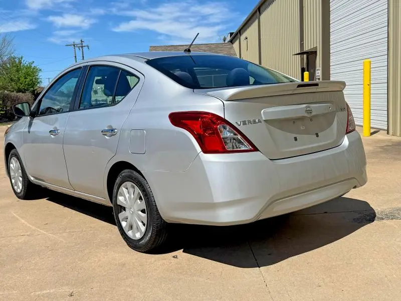 2018 NISSAN VERSA SV  
