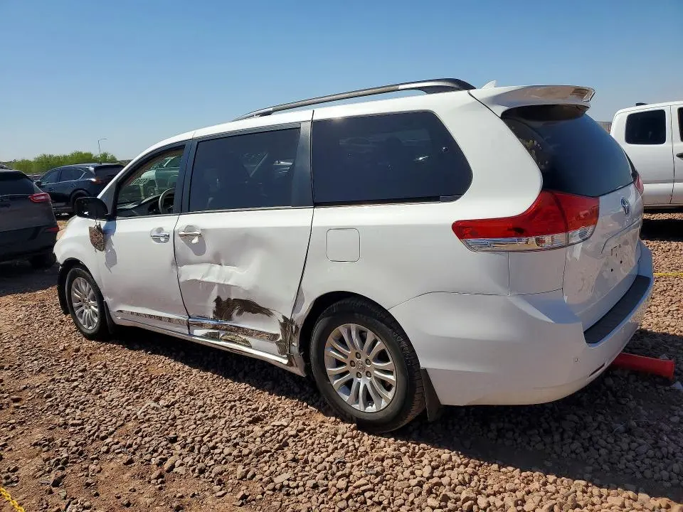 2013 TOYOTA SIENNA XLE 7-PASSENGER AUTO ACCESS SEAT  