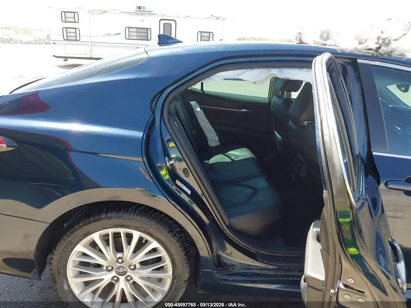 2019 TOYOTA CAMRY HYBRID XLE