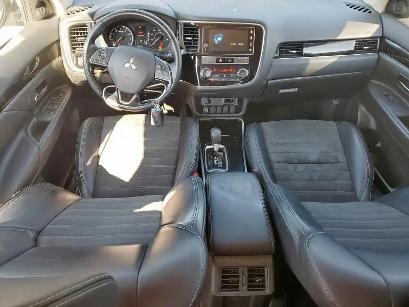 2019 MITSUBISHI OUTLANDER SE  