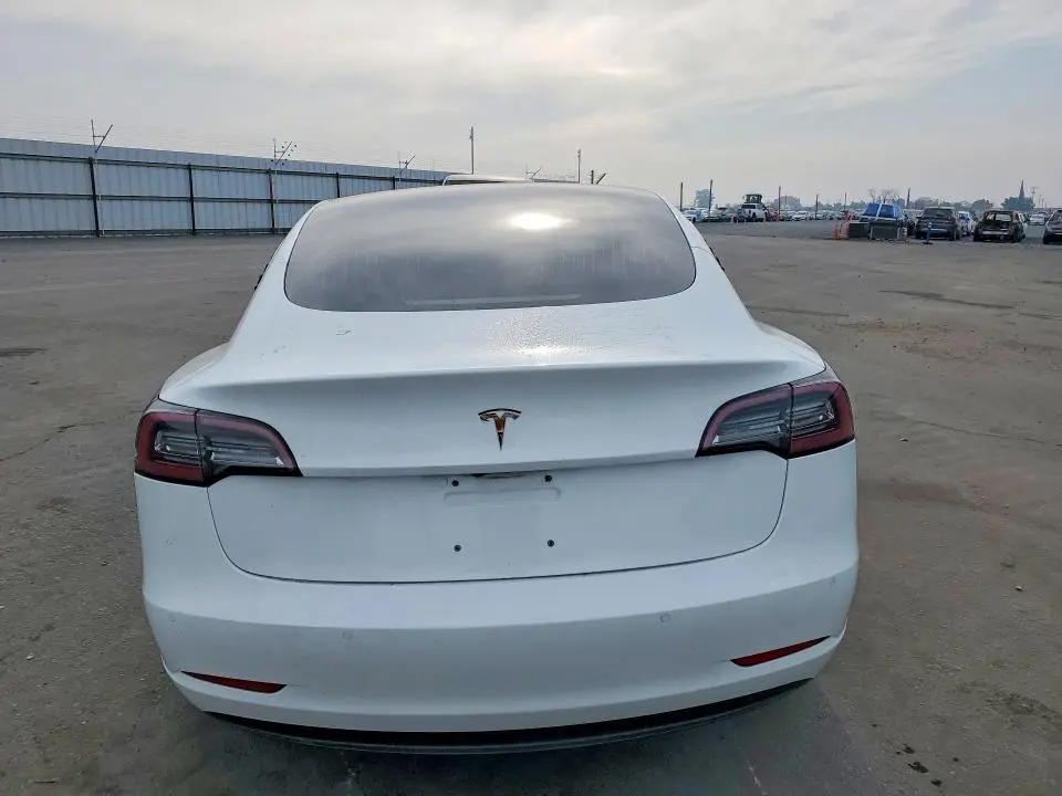 2018 TESLA MODEL 3   