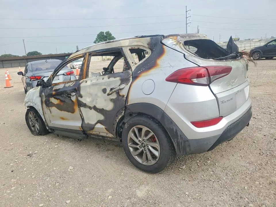 2016 HYUNDAI TUCSON SE  