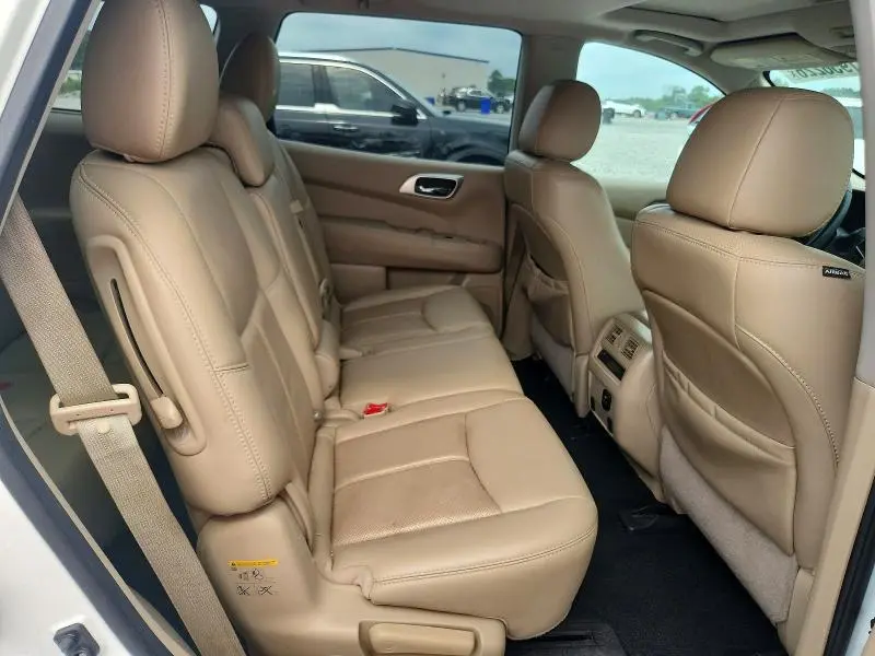 2017 NISSAN PATHFINDER PLATINUM  