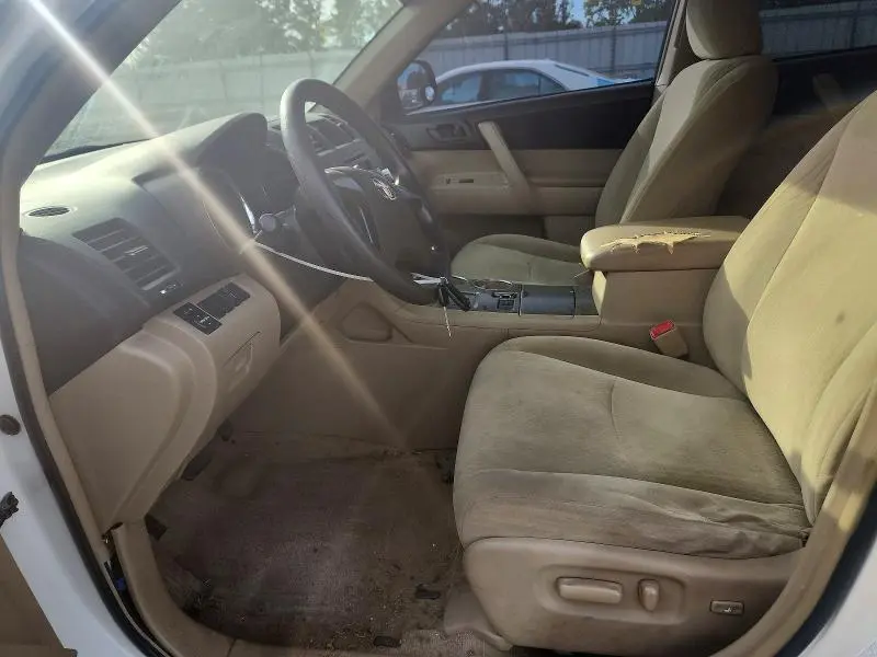 2010 TOYOTA HIGHLANDER BASE  