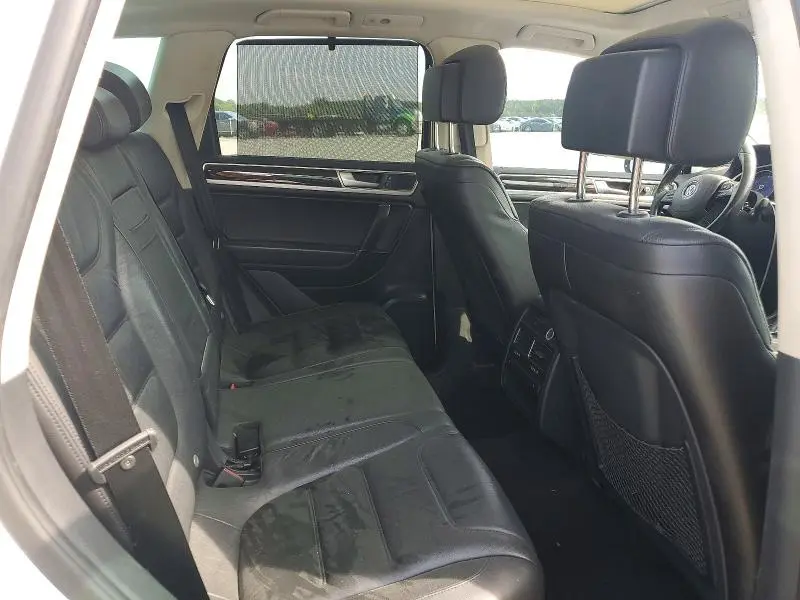 2015 VOLKSWAGEN TOUAREG HYBRID  