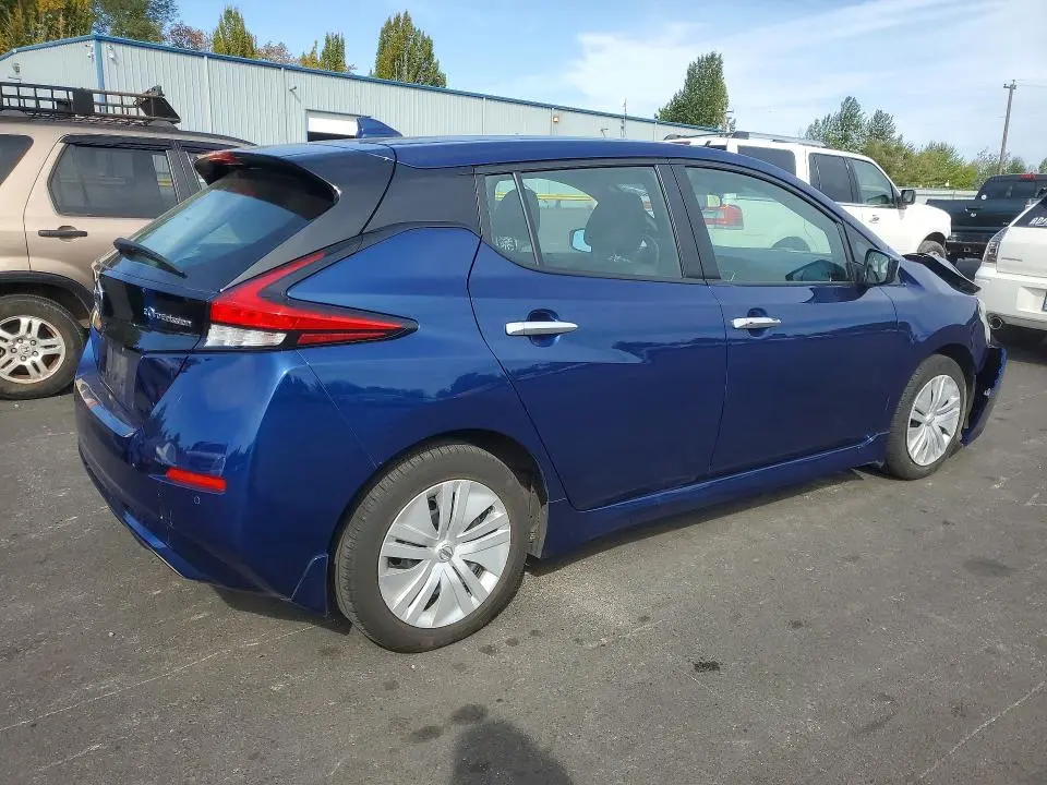 2022 NISSAN LEAF S  