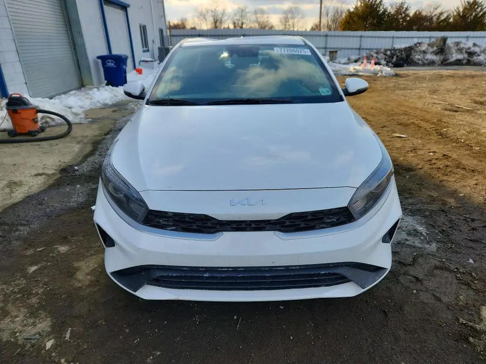 2023 KIA FORTE LXS  