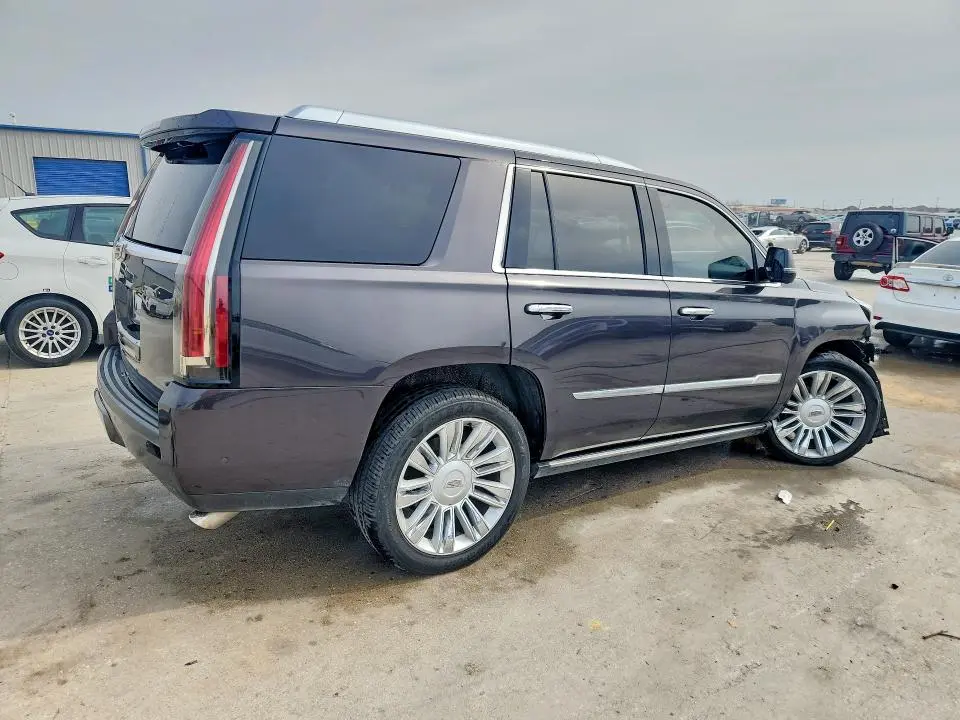 2017 CADILLAC ESCALADE PLATINUM  