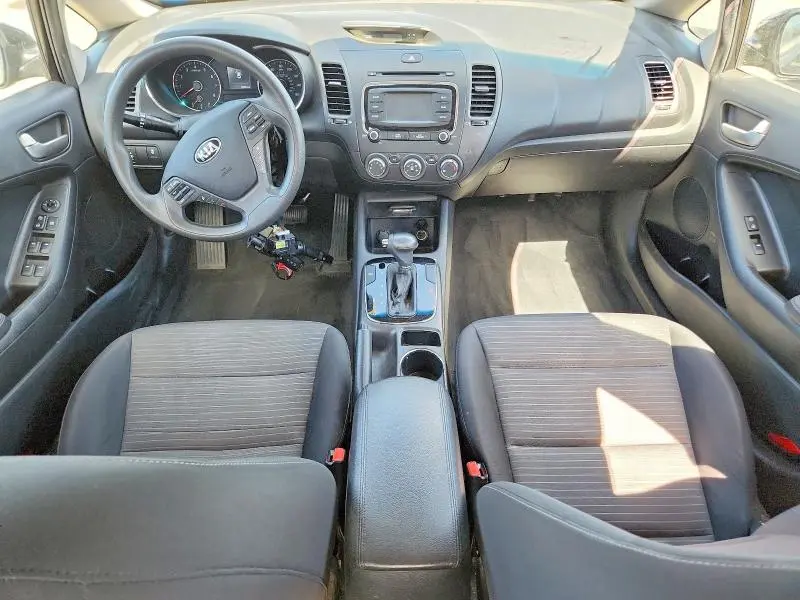 2017 KIA FORTE LX  