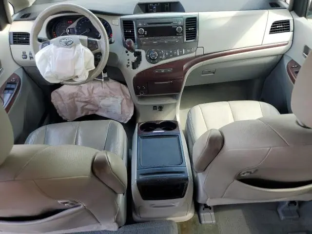 2012 TOYOTA SIENNA XLE