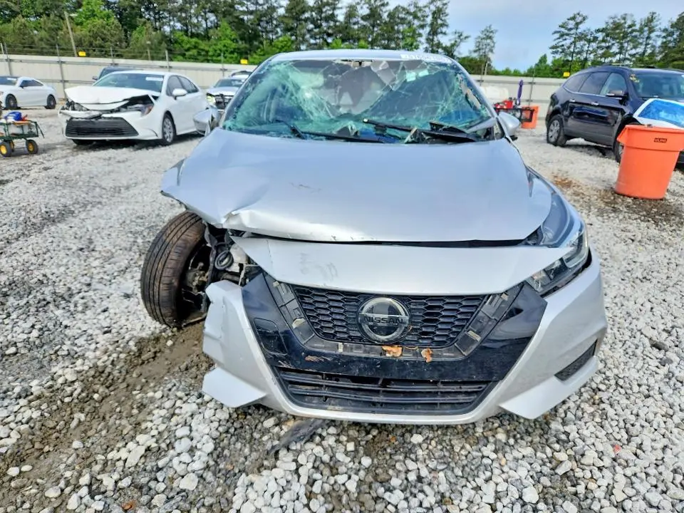 2021 NISSAN VERSA SV  