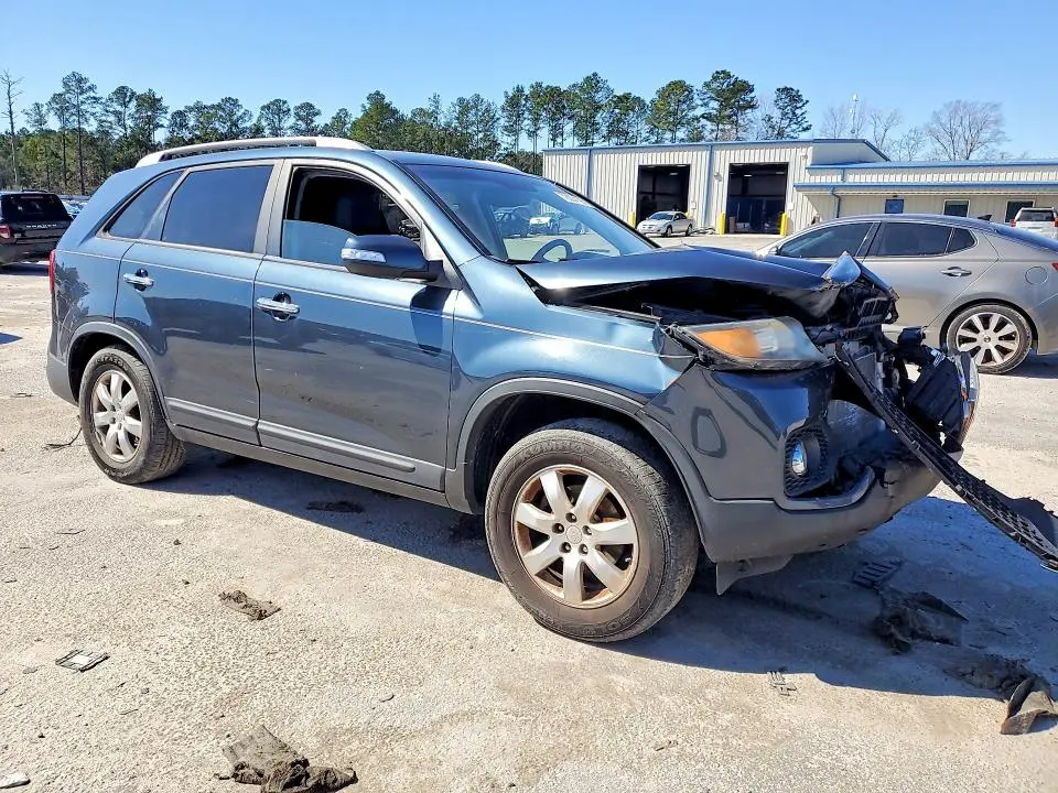 2012 KIA SORENTO BASE  