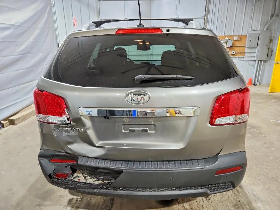 2011 KIA SORENTO LX  