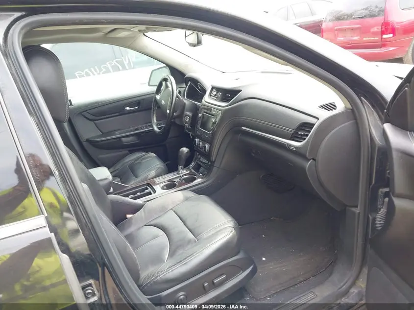 2017 CHEVROLET TRAVERSE 2LT