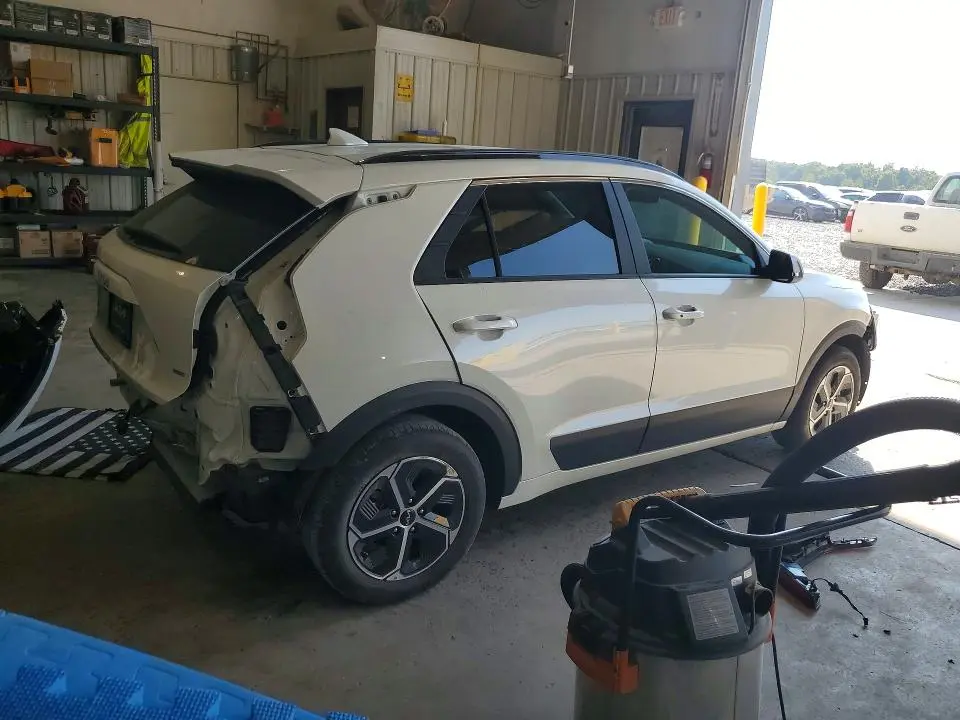 2024 KIA NIRO EX  