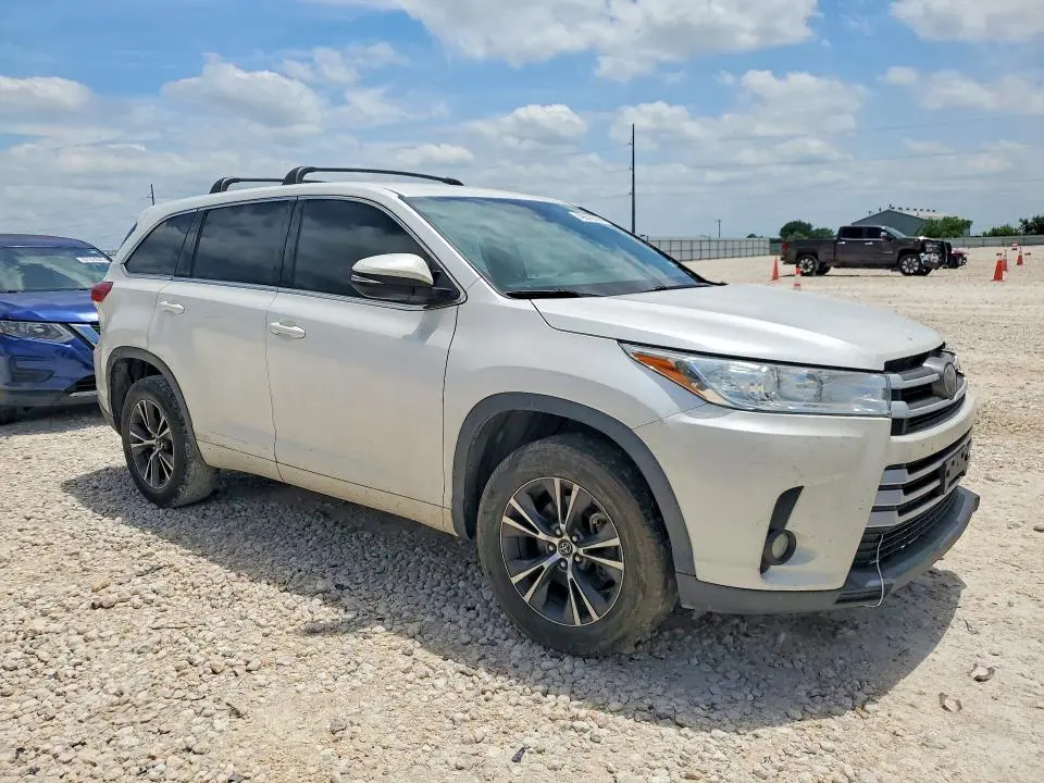 2018 TOYOTA HIGHLANDER LE PLUS  