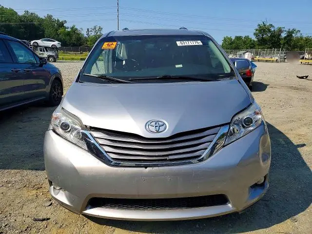 2016 TOYOTA SIENNA XLE 8-PASSENGER  