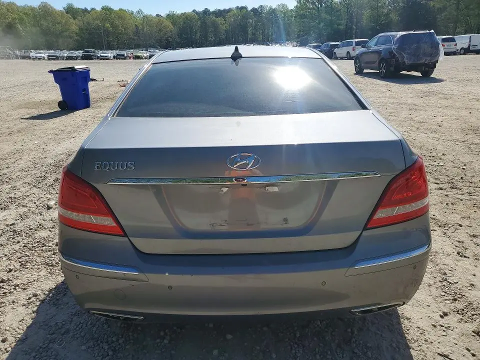 2011 HYUNDAI EQUUS SIGNATURE  