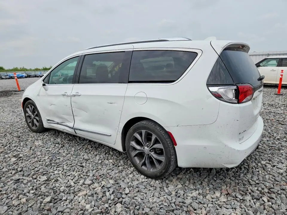 2017 CHRYSLER PACIFICA LIMITED  