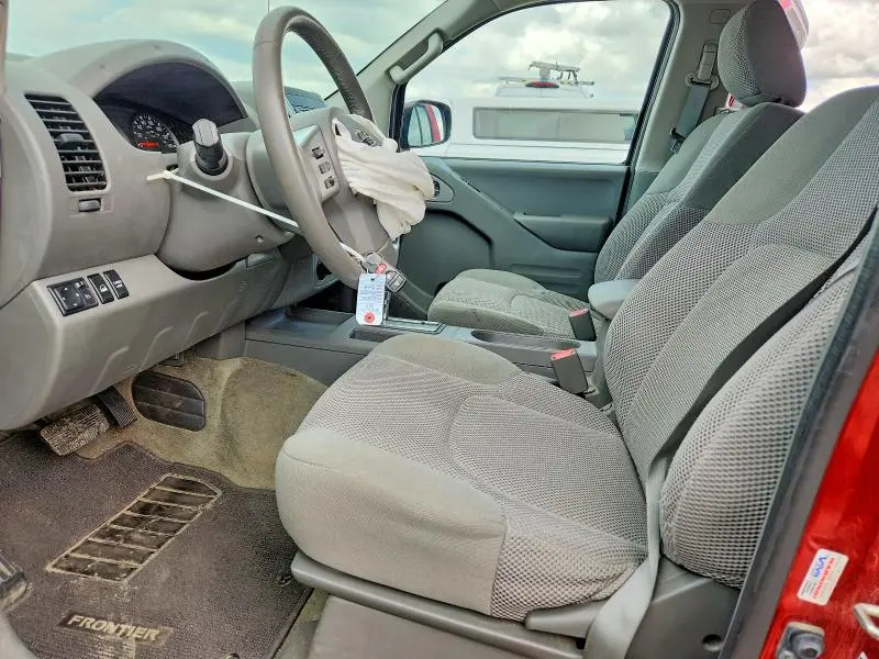 2017 NISSAN FRONTIER SV  