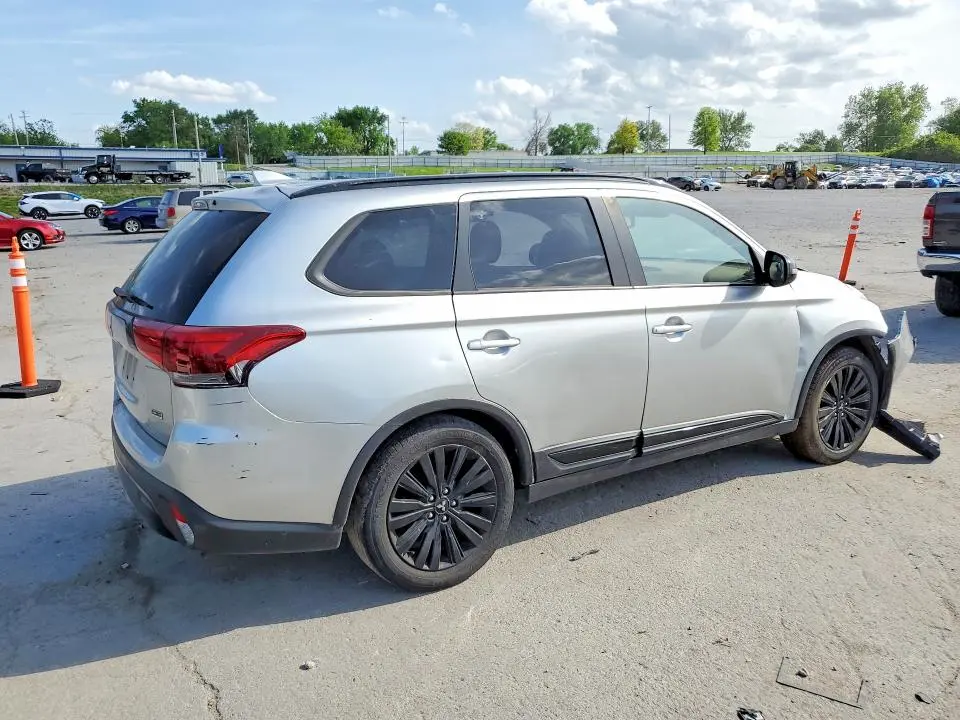 2020 MITSUBISHI OUTLANDER SE  