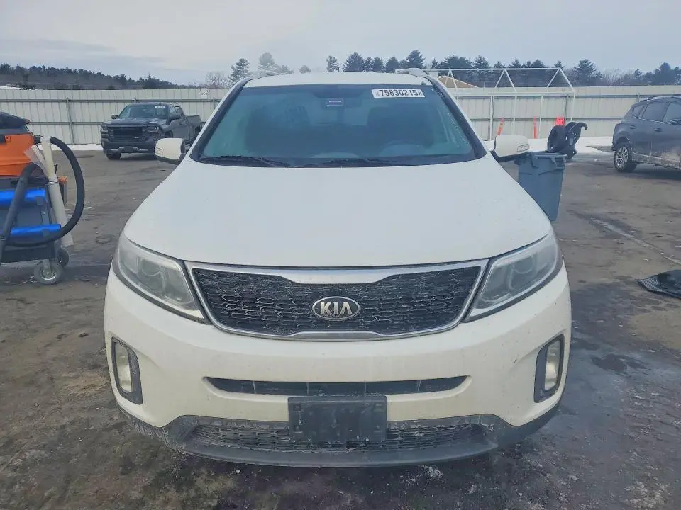 2015 KIA SORENTO LX  