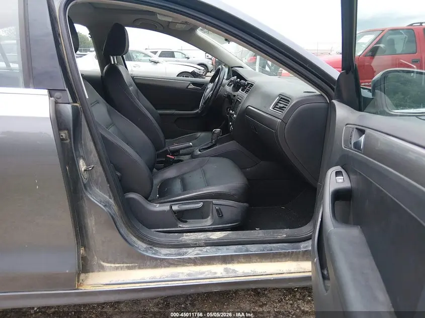 2013 VOLKSWAGEN JETTA 2.0L TDI