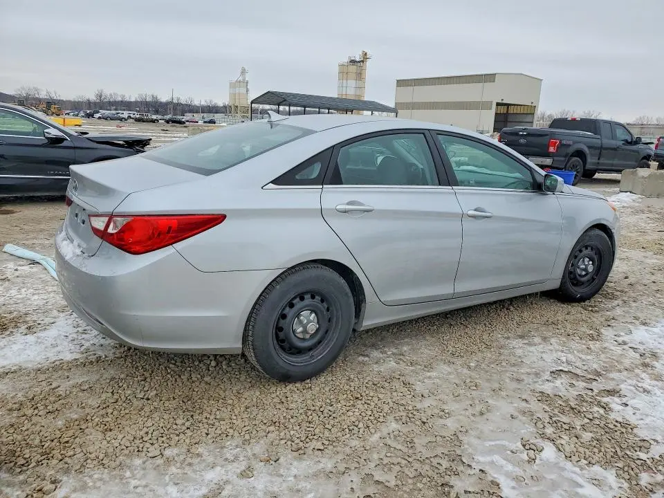 2011 HYUNDAI SONATA GLS  