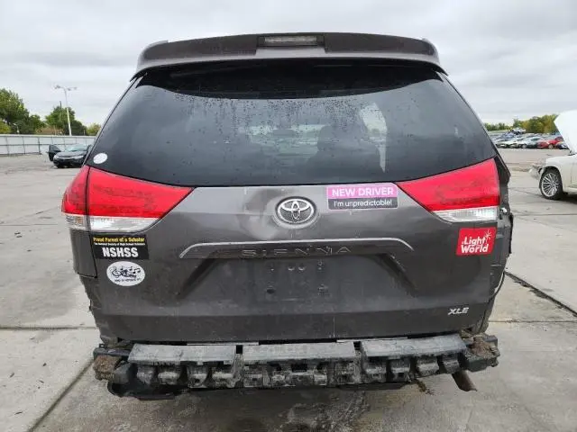 2012 TOYOTA SIENNA XLE  