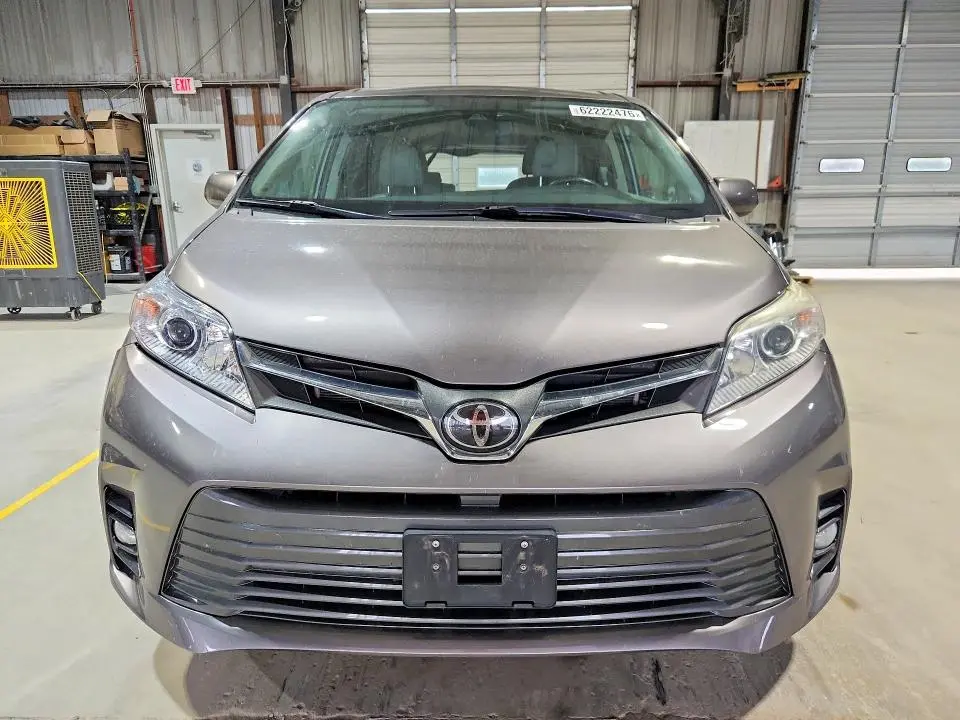 2020 TOYOTA SIENNA XLE 7-PASSENGER  