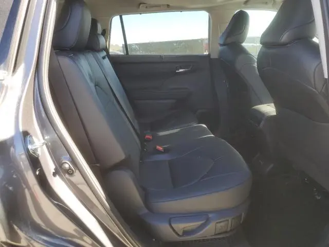 2025 TOYOTA HIGHLANDER HYBRID XLE  