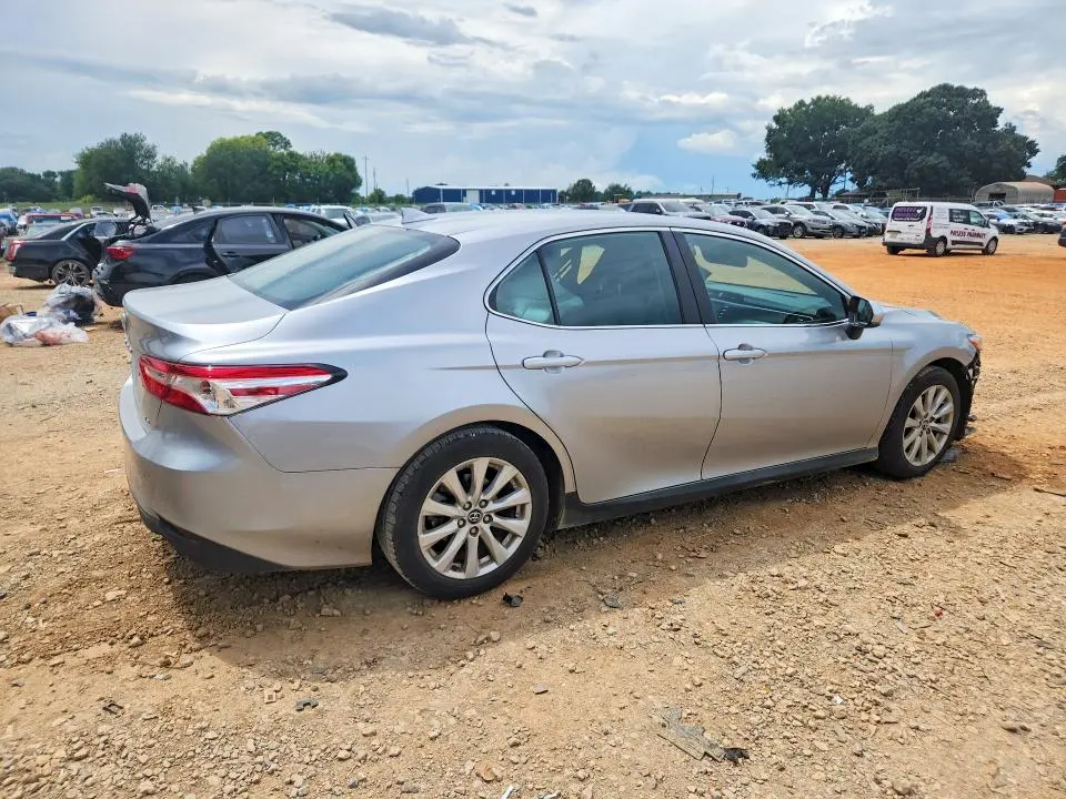 2019 TOYOTA CAMRY LE  