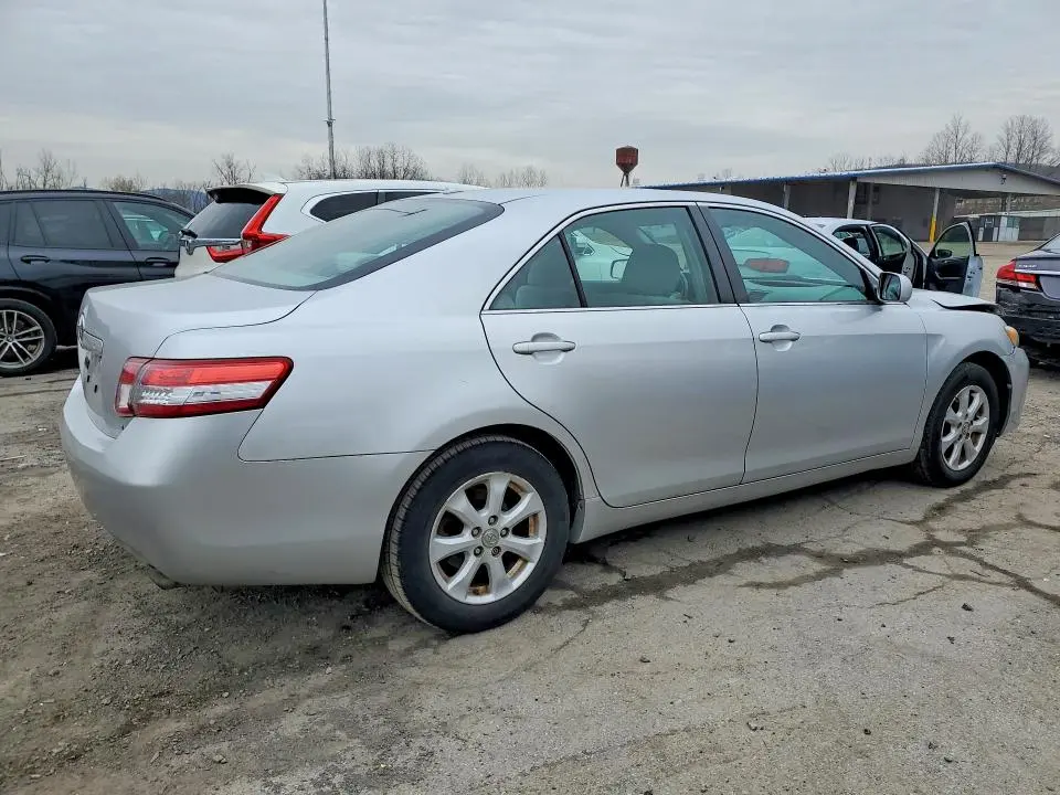 2011 TOYOTA CAMRY LE  