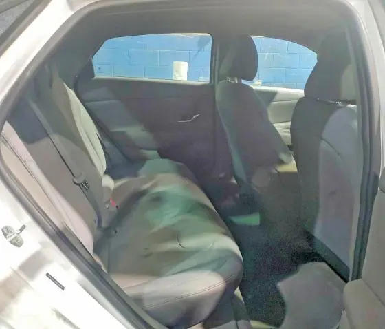 2021 HYUNDAI ELANTRA SE  