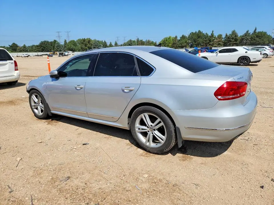 2015 VOLKSWAGEN PASSAT SE  